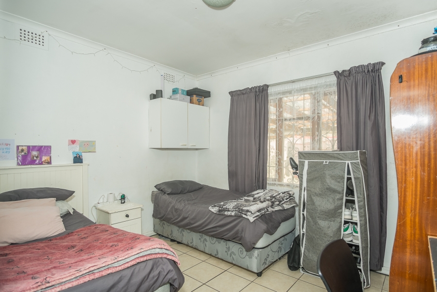 7 Bedroom Property for Sale in Wetton Western Cape